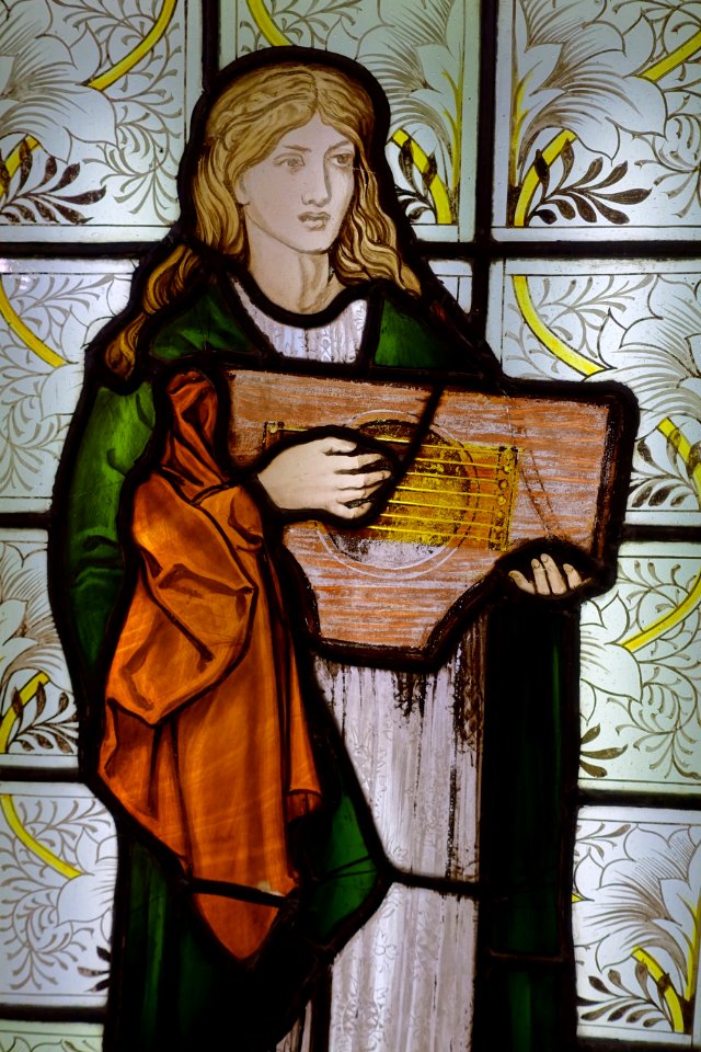Musician with dulcimer, by William Morris, designed c. 1868, glass, view 1 - Hessisches Landesmuseum Darmstadt - Darmstadt, Germany - DSC01055