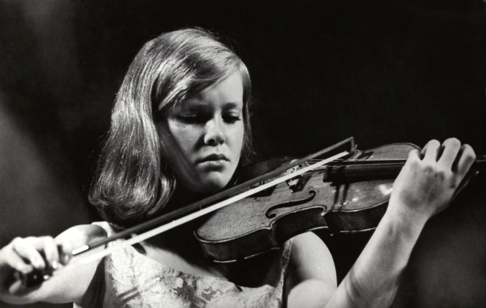 Musici, wedstrijden, violisten, verhey mw e, tschaikowsky concours, Bestanddeelnr 093-1212