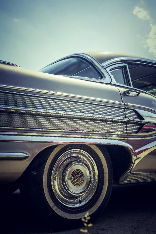 Lines vintage car retro