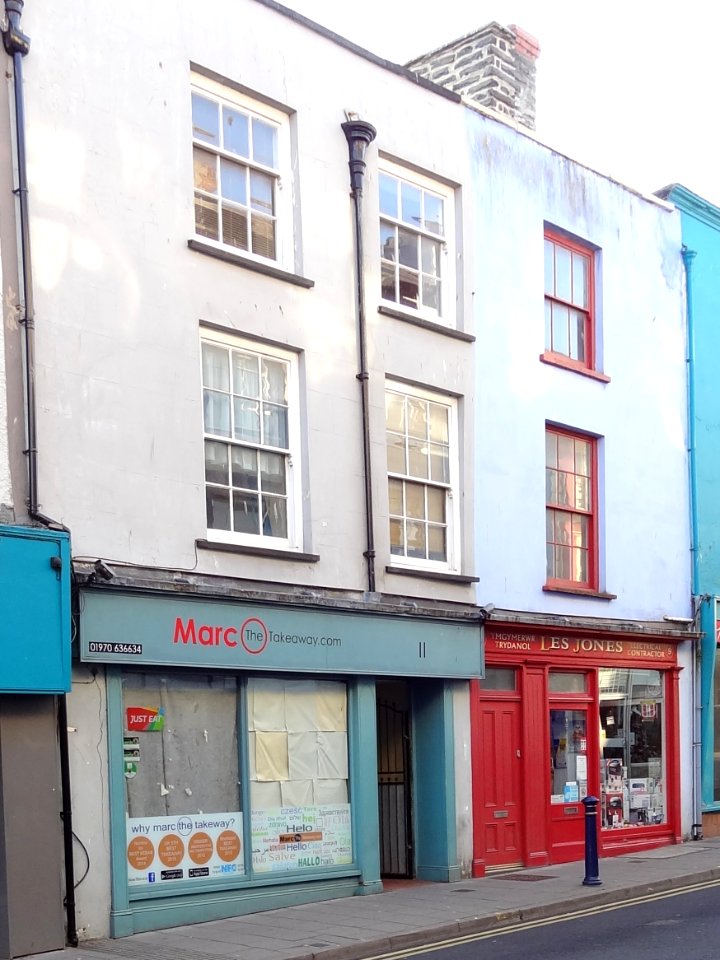 No.11 Pier Street (Pizza Two Four)