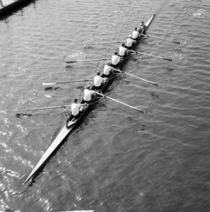 Njord traint voor de grote Head of the River op de Amstel te Amsterdam, de jon, Bestanddeelnr 916-3162