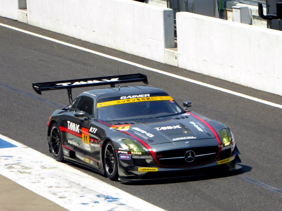 No.11 GAINER TANAX SLS at 2015 Suzuka Tire Test (6)