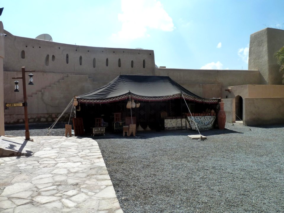 Nizwah-Fort-shop-tent