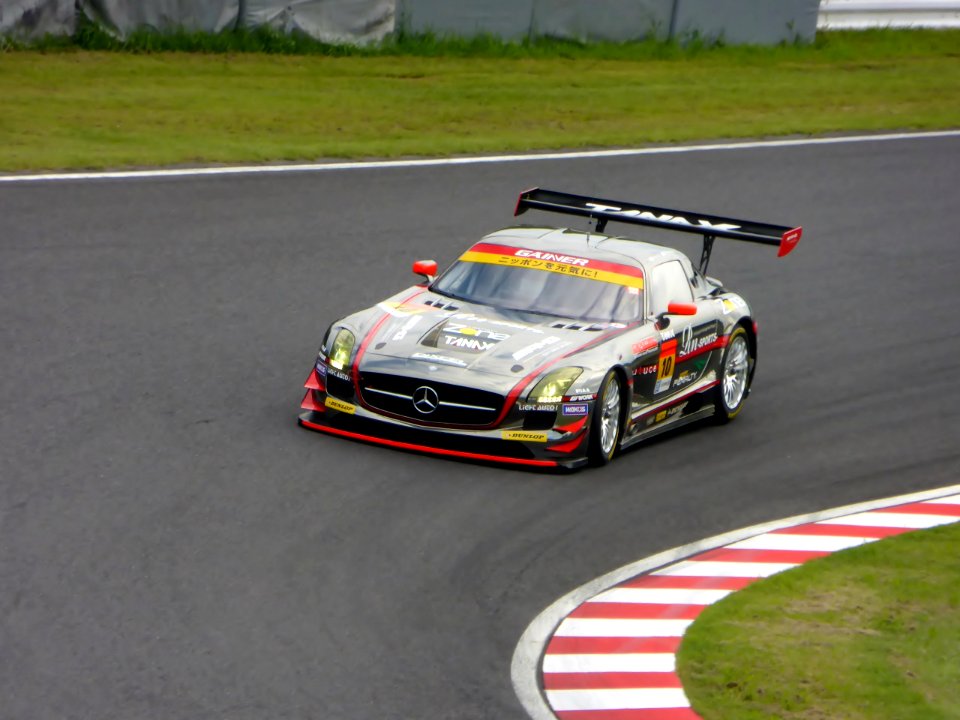 No.10 GAINER Rn-SPORTS SLS at 2014 pokka sapporo 1000km (7)
