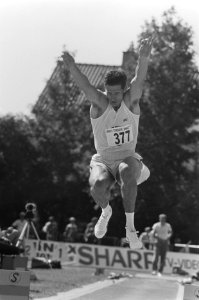 NK atletiek verspringer Frans Maas (no. 377), Bestanddeelnr 934-0317