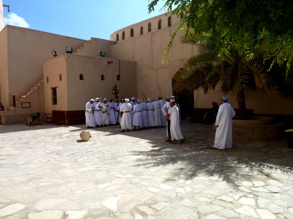 Nizwah-Fort-dancer-1
