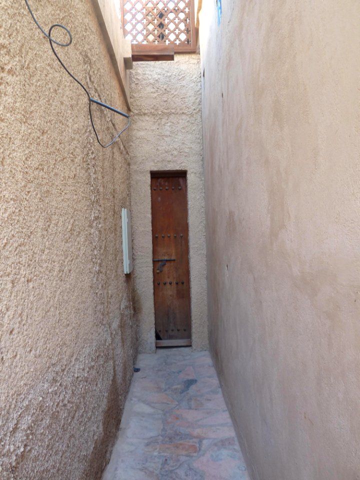 Nizwah-Fort-door-inside