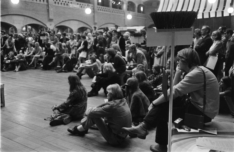 NJG-Congres (Jongeren 16 tot 25 jaar ) met De bezem door leeftijdsgrens , Koop, Bestanddeelnr 923-9302