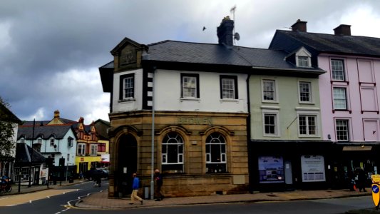 No.1 Heol Maengwyn (Midland Bank)