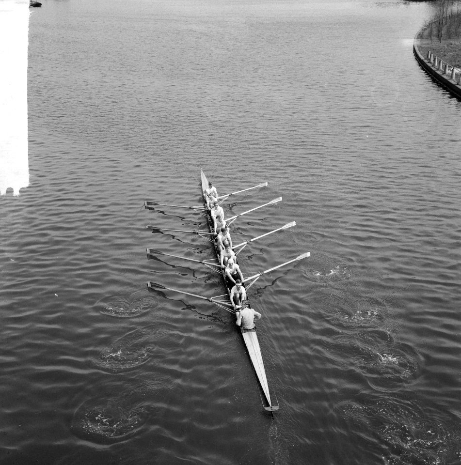 Njord traint voor de grote Head of the River op de Amstel te Amsterdam, de jon, Bestanddeelnr 916-3160