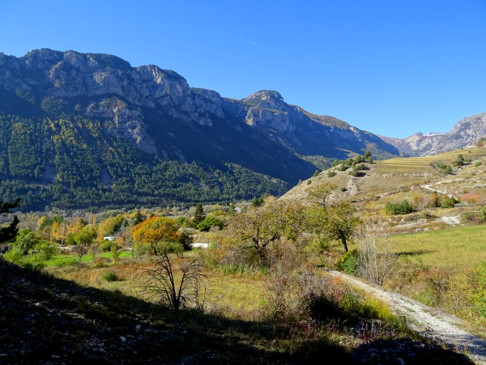 Sentier et crête de la Rortie 