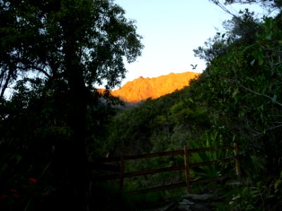 Lever de soleil sur l'arête du Grand Bénare et le Piton Fl… 
