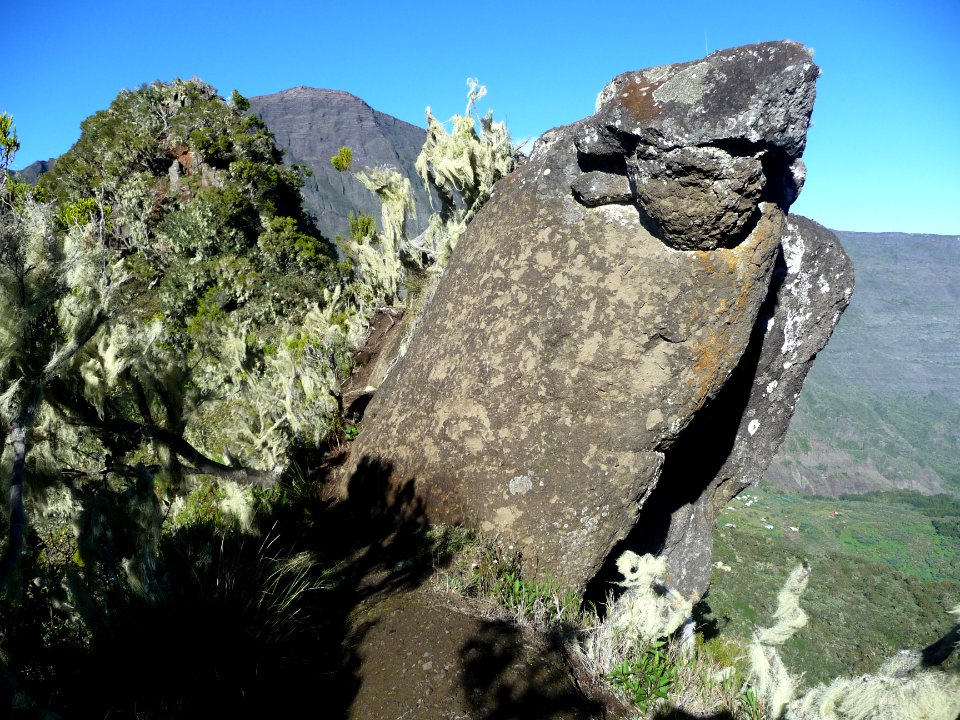 Passage rocheux sur l'arête des 3 Salazes 