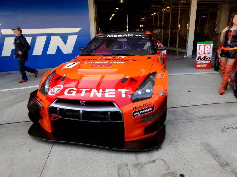 No.1 GTNET ADVAN Nissan GT-R