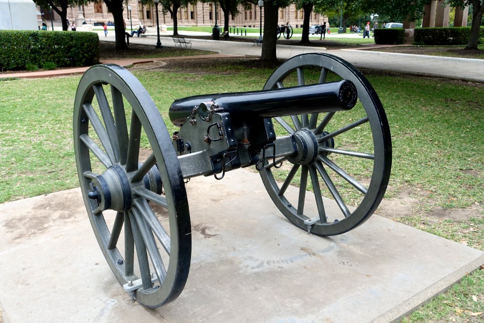No. 303 P.I. Co, 1862, 816 lb, T.T.S.L. cannon - Texas State Capitol grounds - Austin, Texas - DSC08285