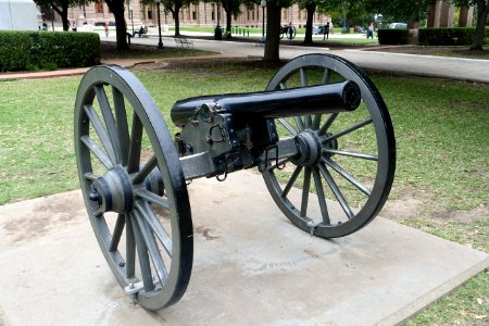 No. 303 P.I. Co, 1862, 816 lb, T.T.S.L. cannon - Texas State Capitol grounds - Austin, Texas - DSC08285