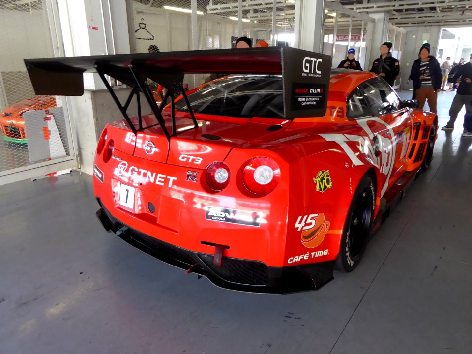 No.1 GTNET ADVAN Nissan GT-R (2)