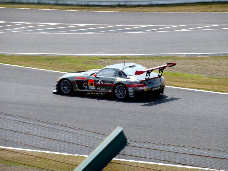 No.10 GAINER Rn-SPORTS DIXCEL SLS at 2013 pokka sapporo 1000km