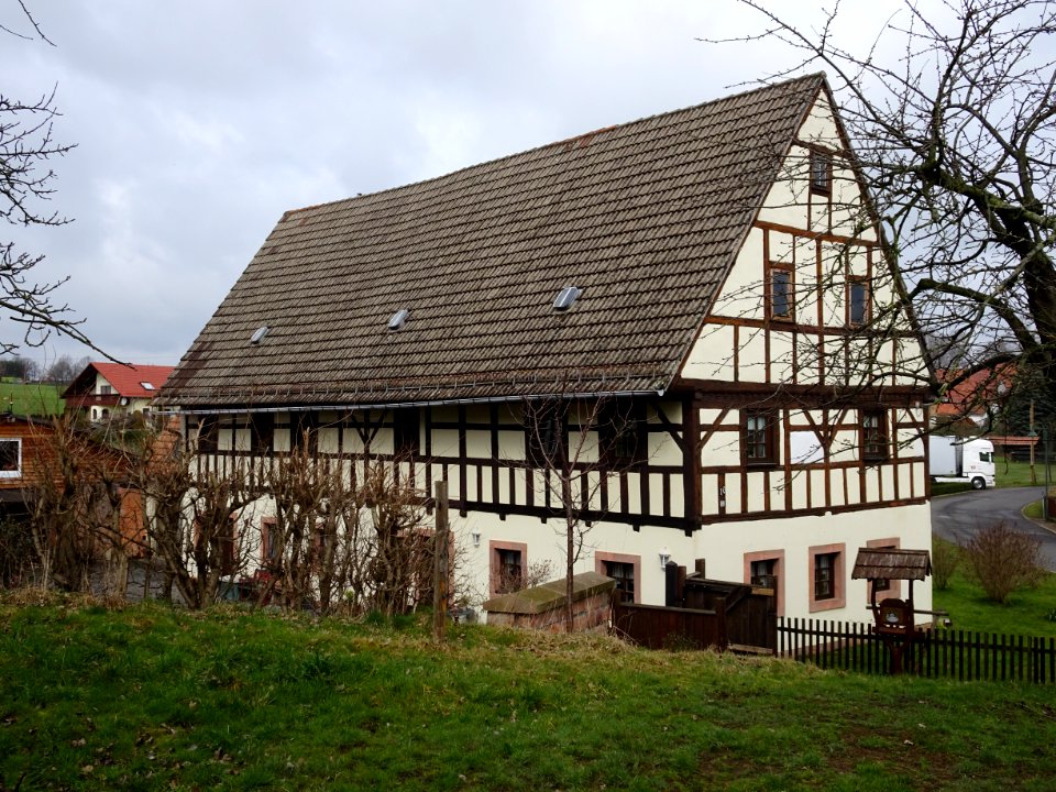 Noßwitzer Hauptstraße 16 Bild 2