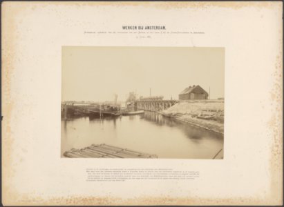 Noordelijk gedeelte van de voorhaven in het kanaal in het open IJ, bij de Stads-, Bestanddeelnr 241