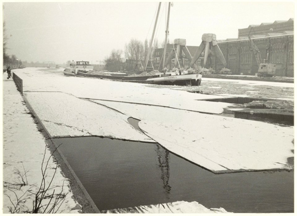 Noorder Buiten Spaarne in de winter bij Figee. NL-HlmNHA 54023357