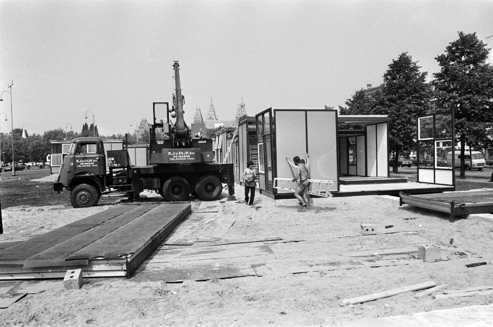 Noodschool wordt gebouwd op Museumplein in Amsterdam, Bestanddeelnr 928-6583