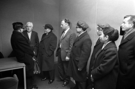 Noord Koreaanse regeringsdelegatie arriveert op Schiphol, Bestanddeelnr 925-1920