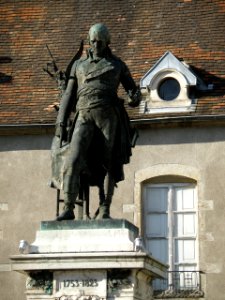 Nolay Statue de Carnot 1