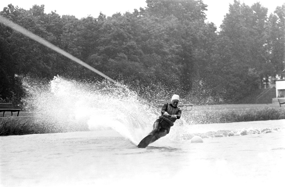 Noordeuropese kampioenschappen waterski ( Nelie de Geus , training), Bestanddeelnr 916-7857
