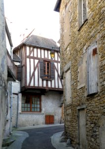 Nolay Rue du Bourg 1
