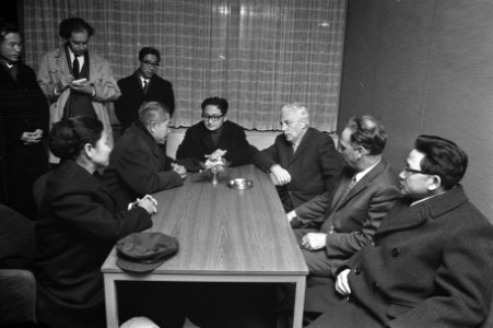 Noord Koreaanse regeringsdelegatie arriveert op Schiphol, Bestanddeelnr 925-1918