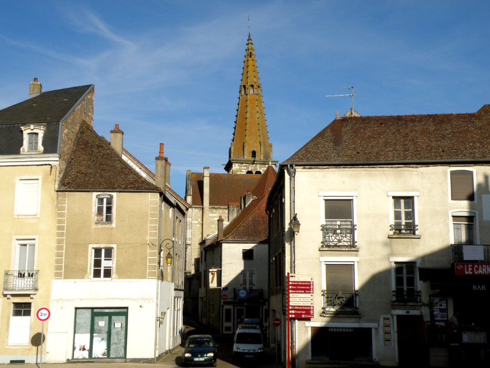 Nolay Place Carnot 6