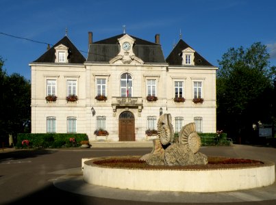 Nolay Hôtel de ville 5