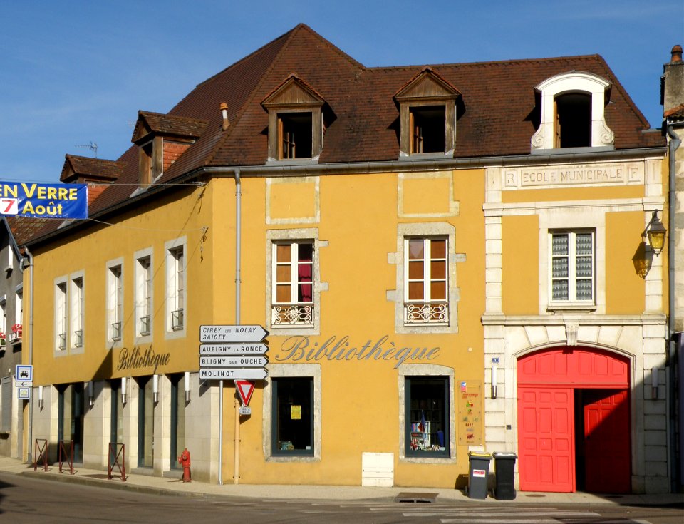Nolay Bibliothèque 1