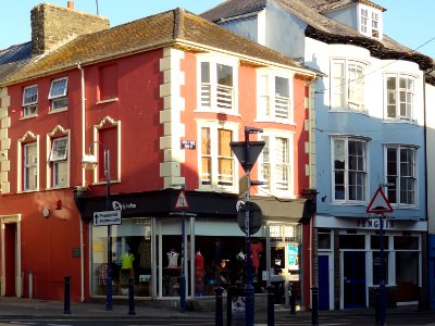 No.8 Pier Street (Penguin Cafe)