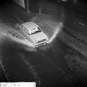 Noodweer op de Groene Kruisweg te Rotterdam, Bestanddeelnr 916-6550