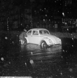 Noodweer op de Groene Kruisweg te Rotterdam, Bestanddeelnr 916-6549