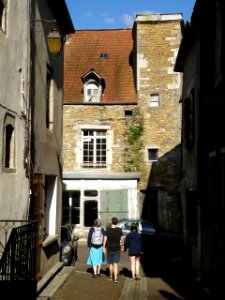 Nolay Rue du Bourg 2