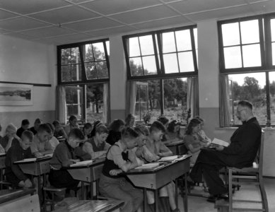 Noodschool te Arnhem, Bestanddeelnr 901-9166 photo