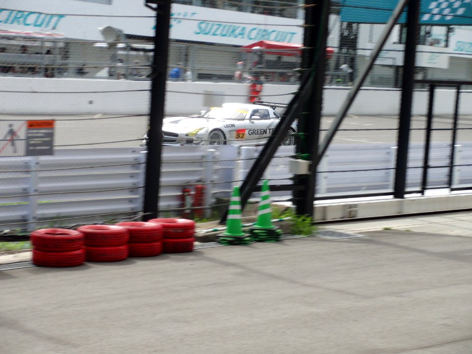 No.52 GREEN TEC & LEON SLS at 2012 Pokka 1000km (11)