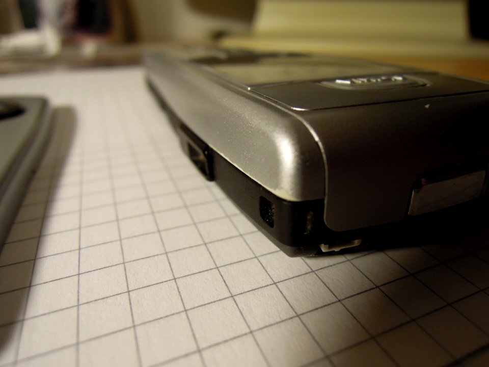Nokia 6230i -topright- with eyelet