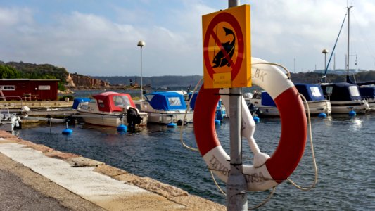 No fishing in the inner harbor at Rixö Marina 1