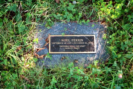 Noel Perrin plaque, Bill Hill - Thetford, VT - DSC04130
