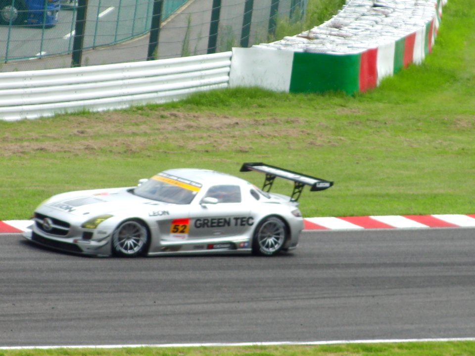 No.52 GREEN TEC & LEON SLS at 2012 Pokka 1000km (4)