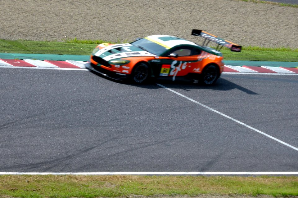 No.50 Exe Aston Martin at 2013 pokka sapporo 1000km