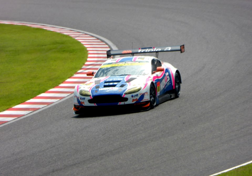 No.50 WAKO'S Exe Aston Martin at 2014 pokka sapporo 1000km (1)