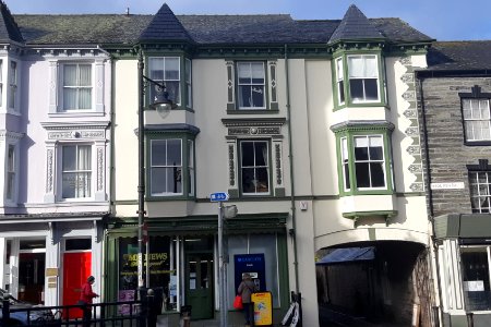 No.5 Heol Penrallt (T.A. & M. Hughes, Newsagent)