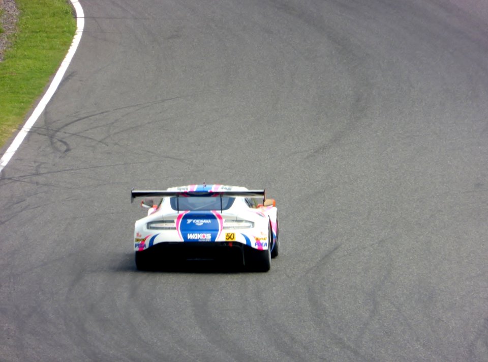 No.50 WAKO'S Exe Aston Martin at 2014 pokka sapporo 1000km (2)