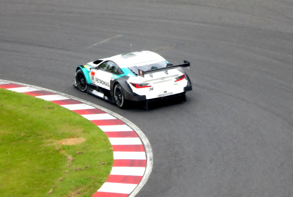 No.36 PETRONAS TOM'S RC F at 2015 Suzuka Tire Test (4)