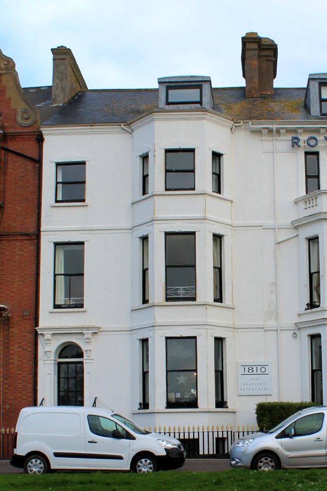 No 22, Handrail And Area Railings